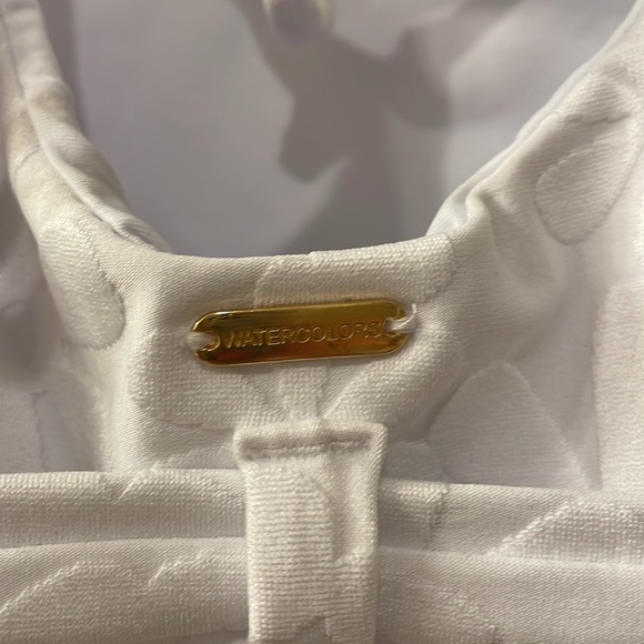 NWOT Kenny Flowers SANTORINI
WHITE FLORAL JACQUARD ONE PIECE Sz M - Picture 7 of 10